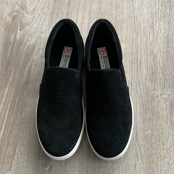 SOLD BLONDO Waterproof Black Suede Slip On Gallert Sneakers - Picture 2 of 8